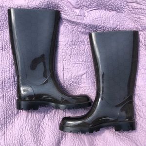 100% Authentic Gucci rain boots ☔️👢